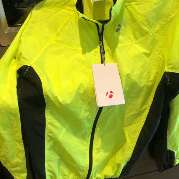 Women’s windshell jacket - Picture 3 of 5